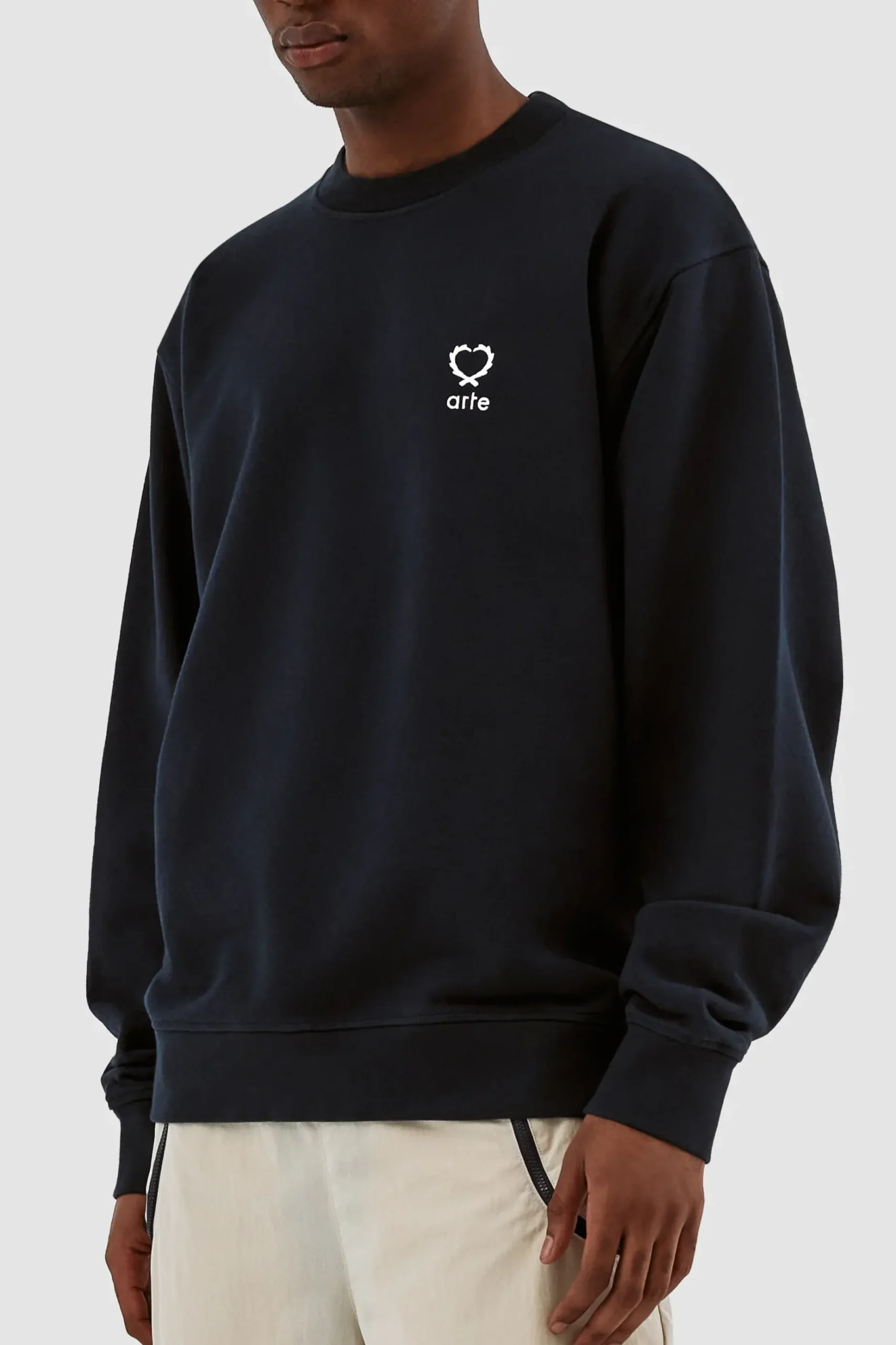 Arte Antwerp Carlos Small Heart Crewneck