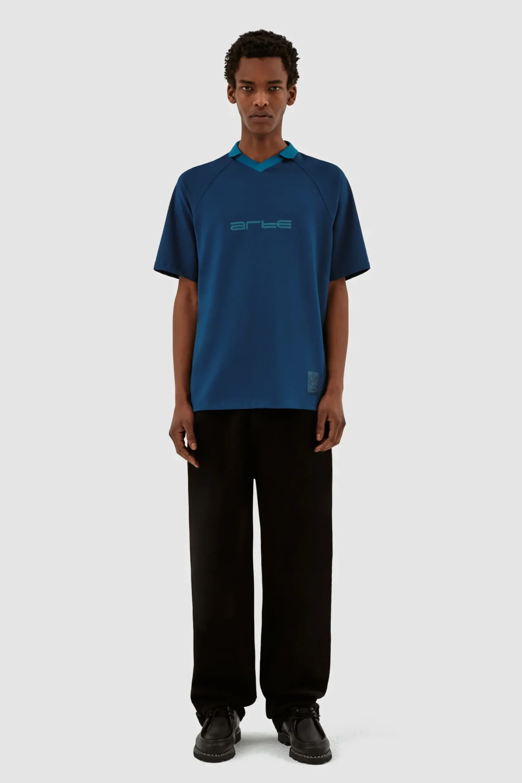 Arte Antwerp Taylor Collar T-shirt